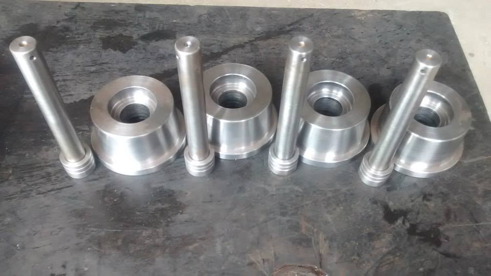 Eixos e buchas em aço carbono.jpg